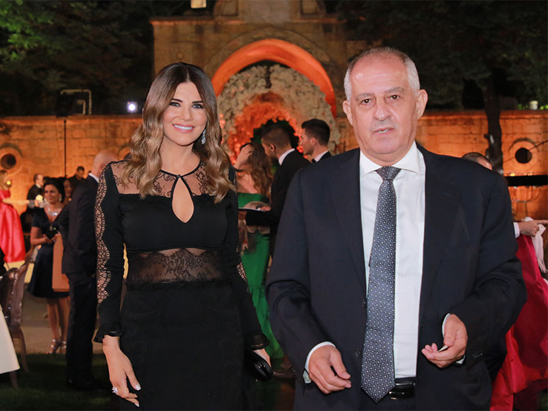 نجوم العالم العربيّ يحتفلون بالعروسين: زفاف أسطوريّ لأنور صادق الصبّاح